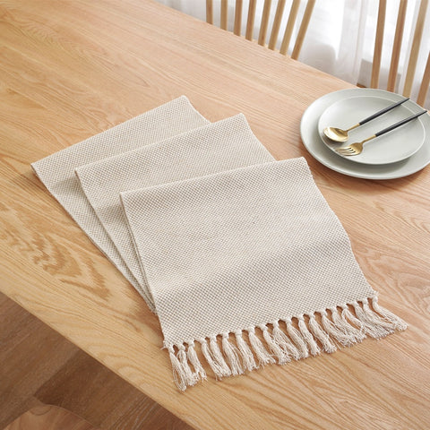 Table runner on table