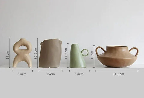 Vases with dimensions