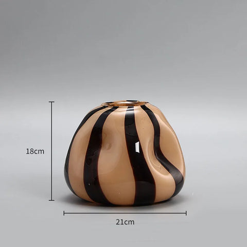 Vase with dimensions