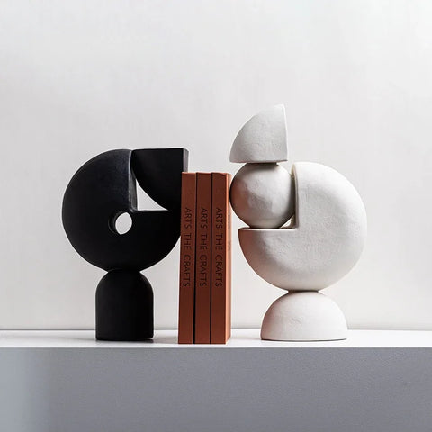 Sculptures used as bookends