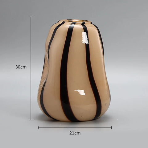 Vase with dimensions